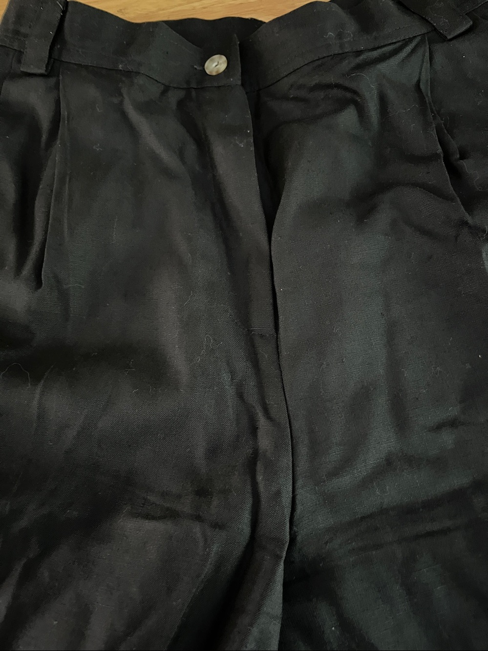 NWOT! Harve Bernard Walking Shorts. Women. Size 10. Black. 100% Rayon